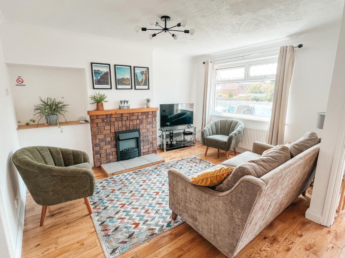 Staybynumbers - Spacious Three Bed House Royal Хиллсборо Экстерьер фото